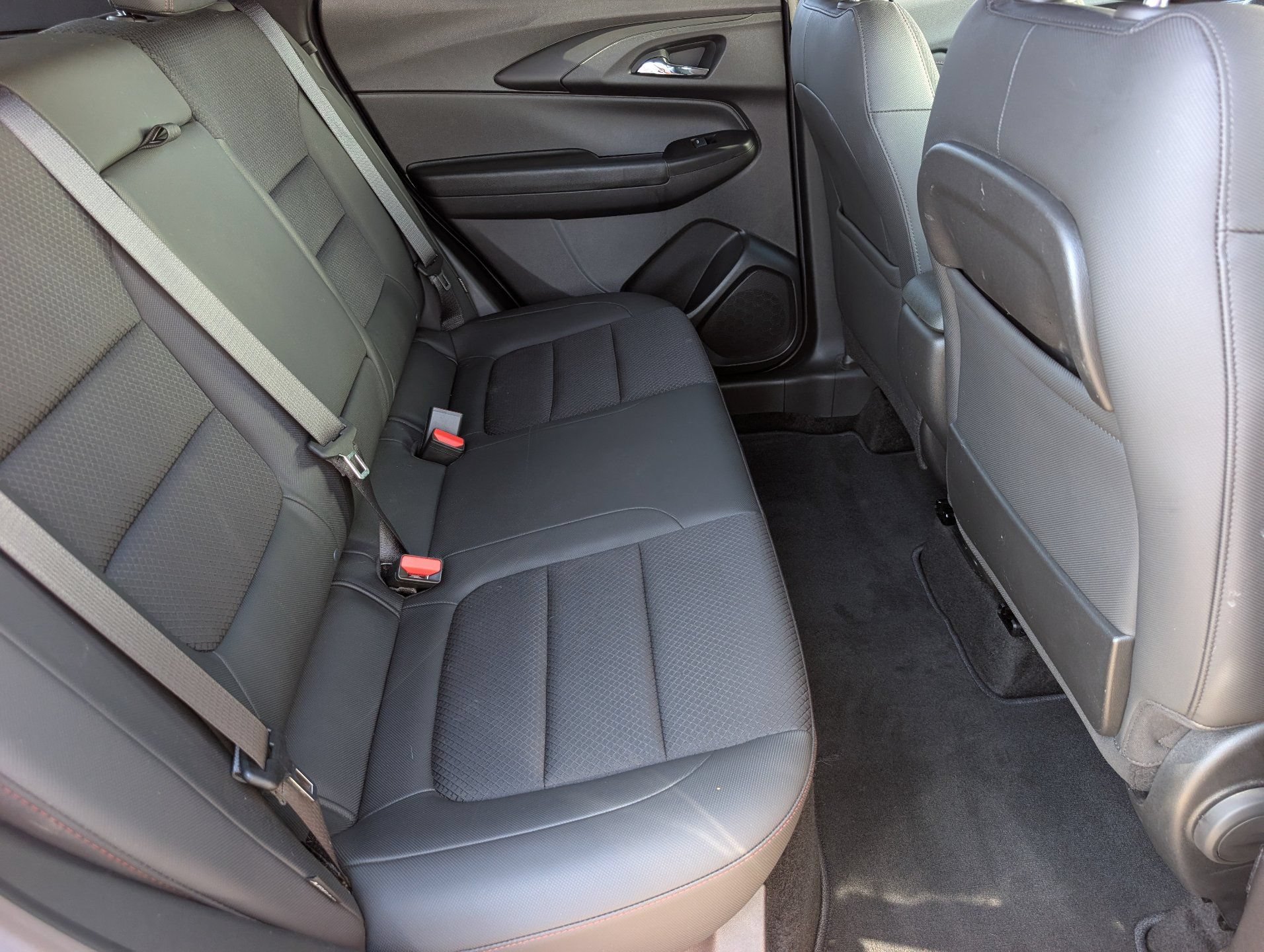 Used 2023 Chevrolet TrailBlazer RS w/ Sun and Liftgate Package FWD image 13