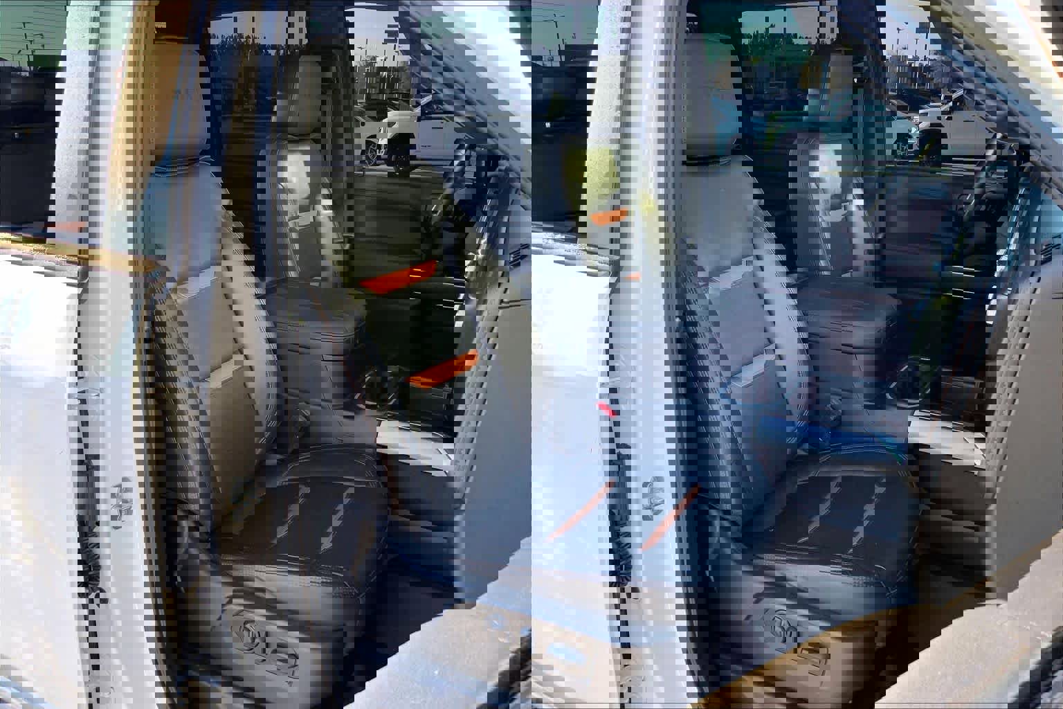 Used 2023 GMC Sierra 2500 AT4 w/ Gooseneck/5TH Wheel Package image 8