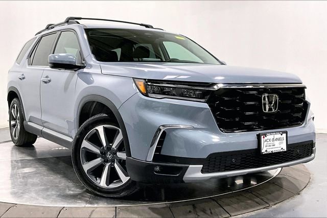 Used 2025 Honda Pilot Elite image 8