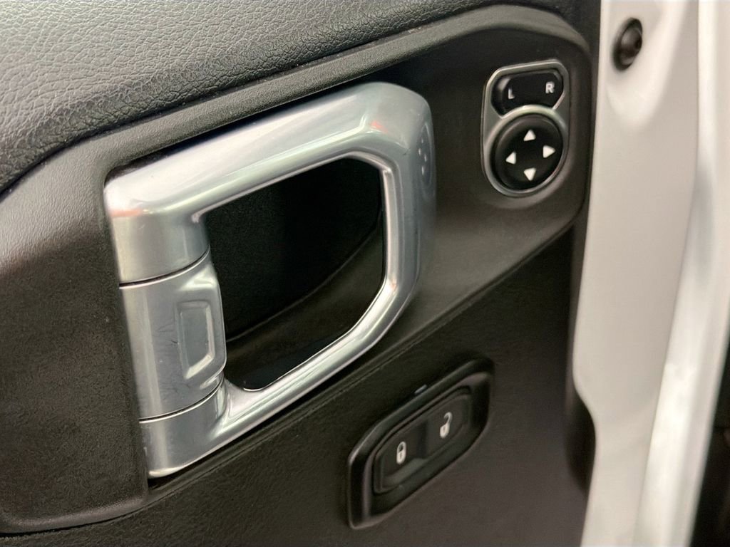 Used 2021 Jeep Wrangler Unlimited Rubicon w/ Uconnect 4C Nav & Sound Group image 18