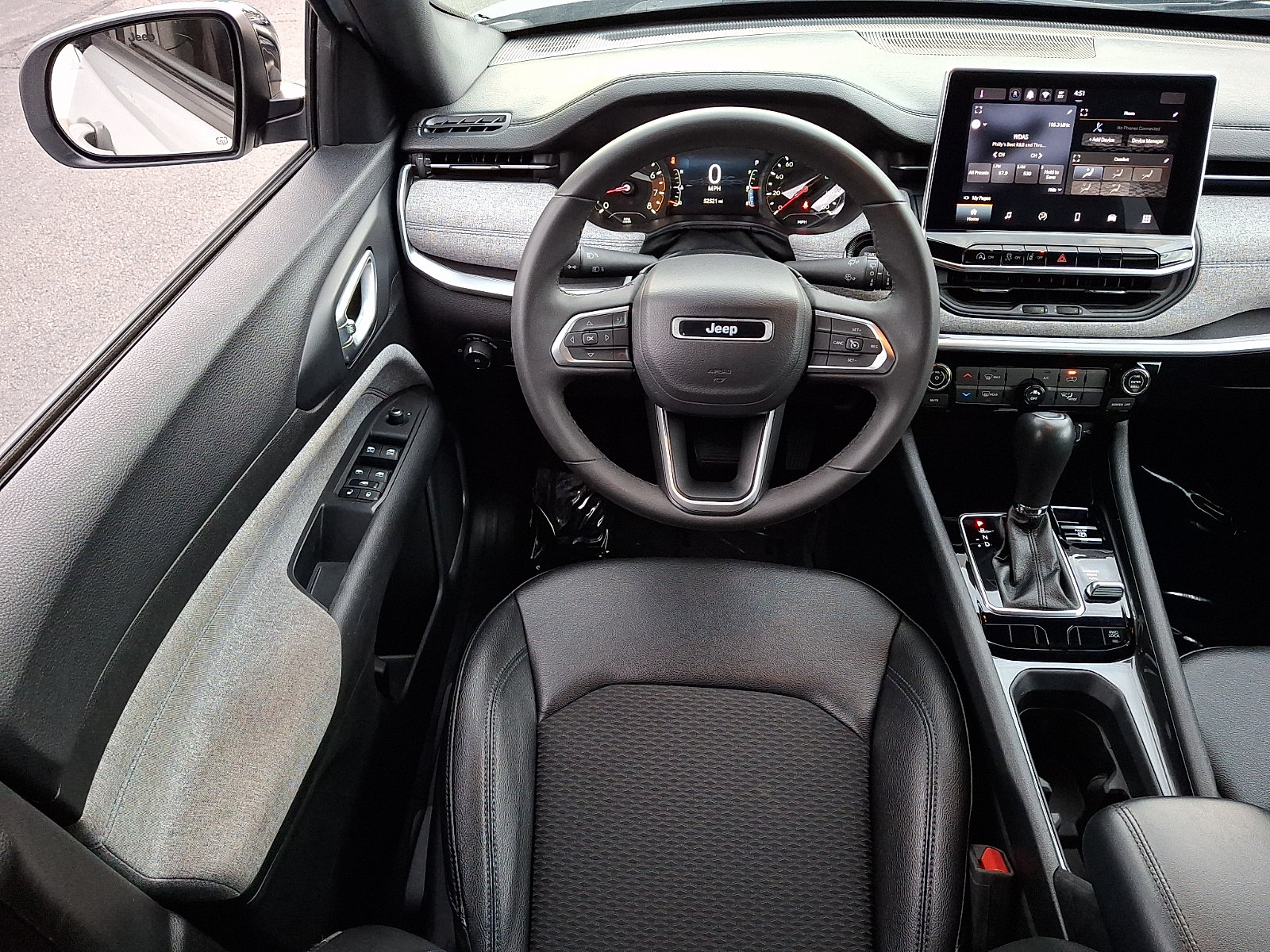 Used 2024 Jeep Compass Latitude AWD/4WD image 11