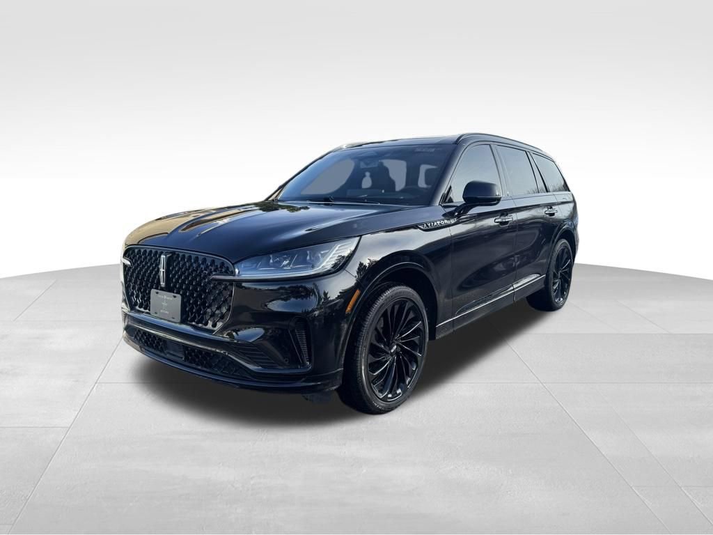 Used 2025 Lincoln Aviator Reserve w/ Jet Appearance Package image 2