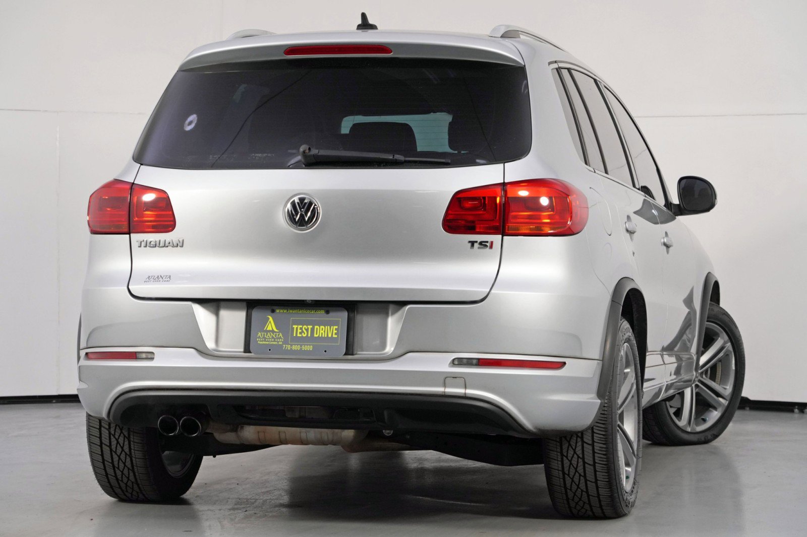 Used 2017 Volkswagen Tiguan Sport image 4