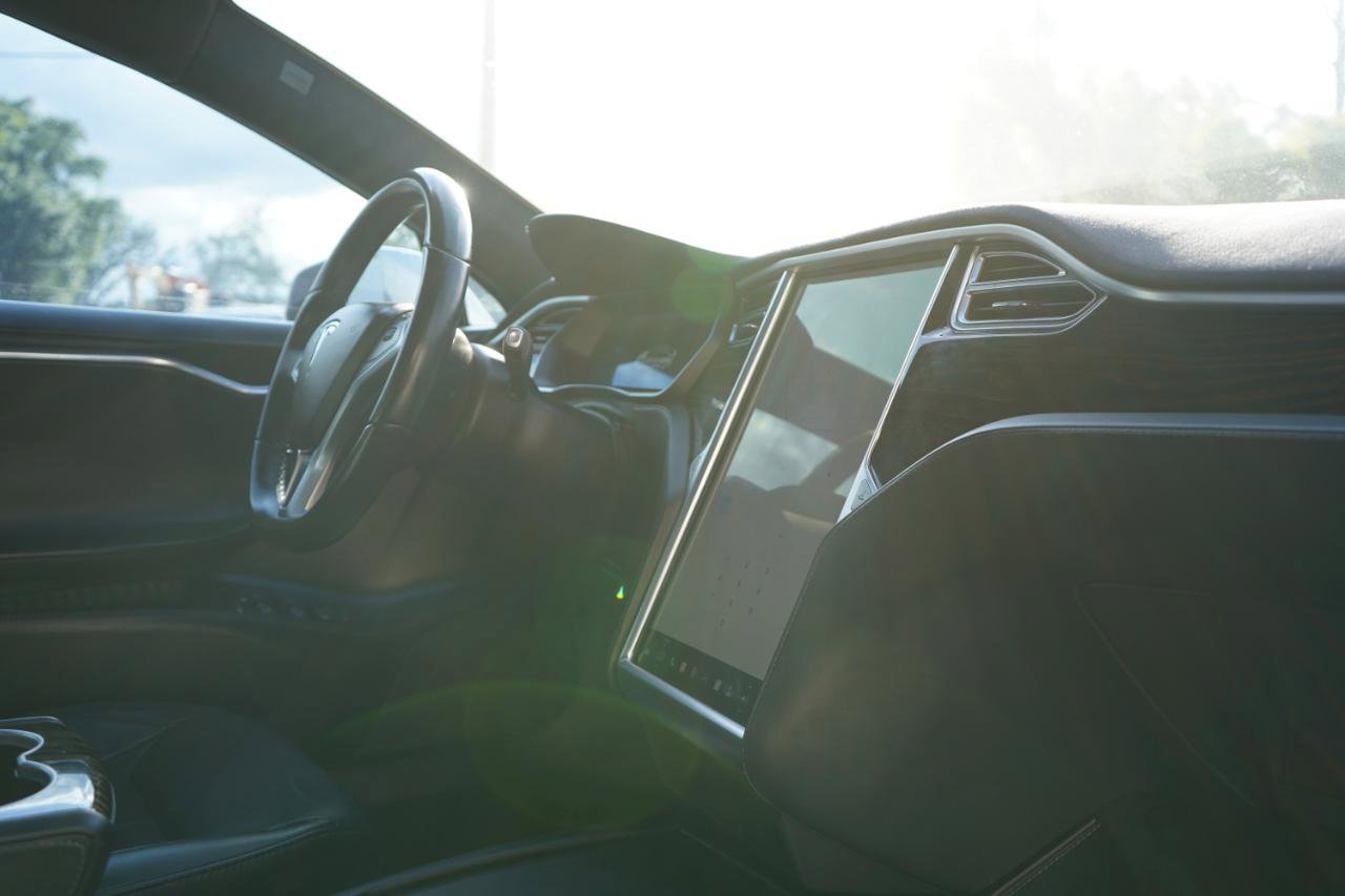 Used 2016 Tesla Model S 70D AWD/4WD image 13