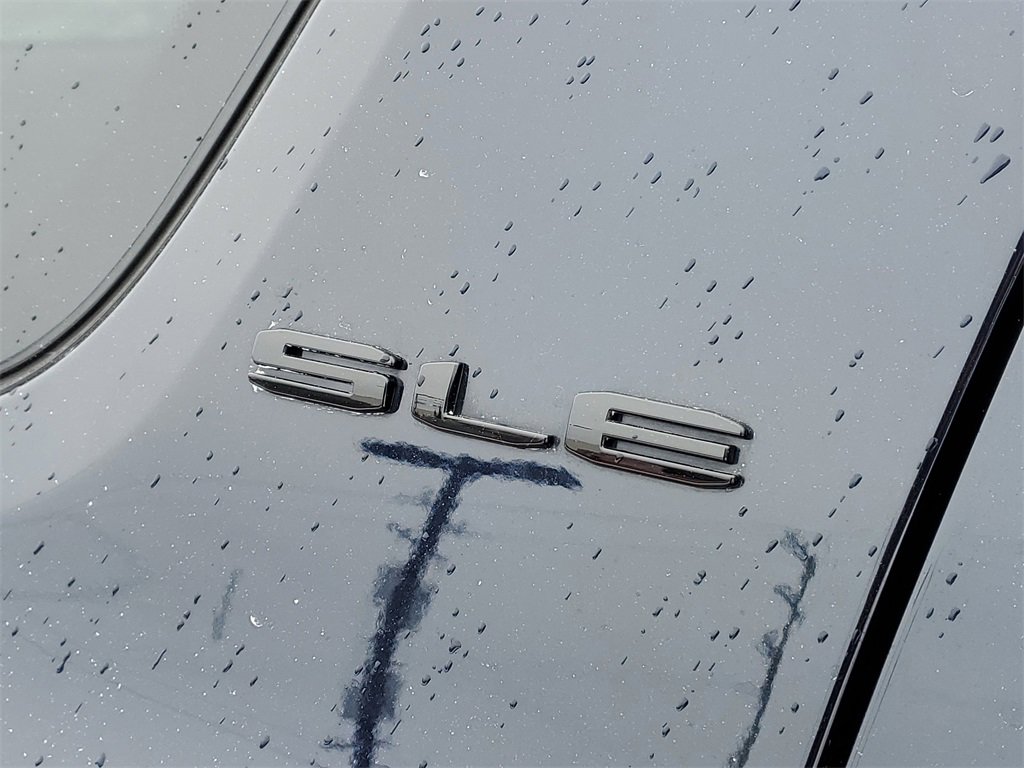 Used 2022 GMC Acadia SLE w/ Driver Convenience Package image 6