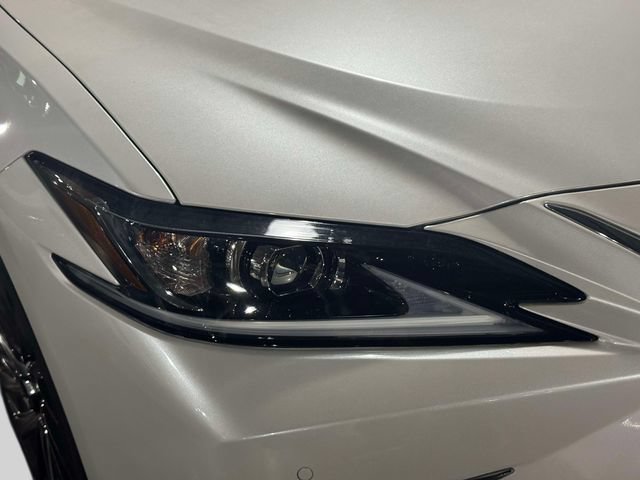 Used 2025 Lexus ES 300h w/ Technology Package FWD image 12