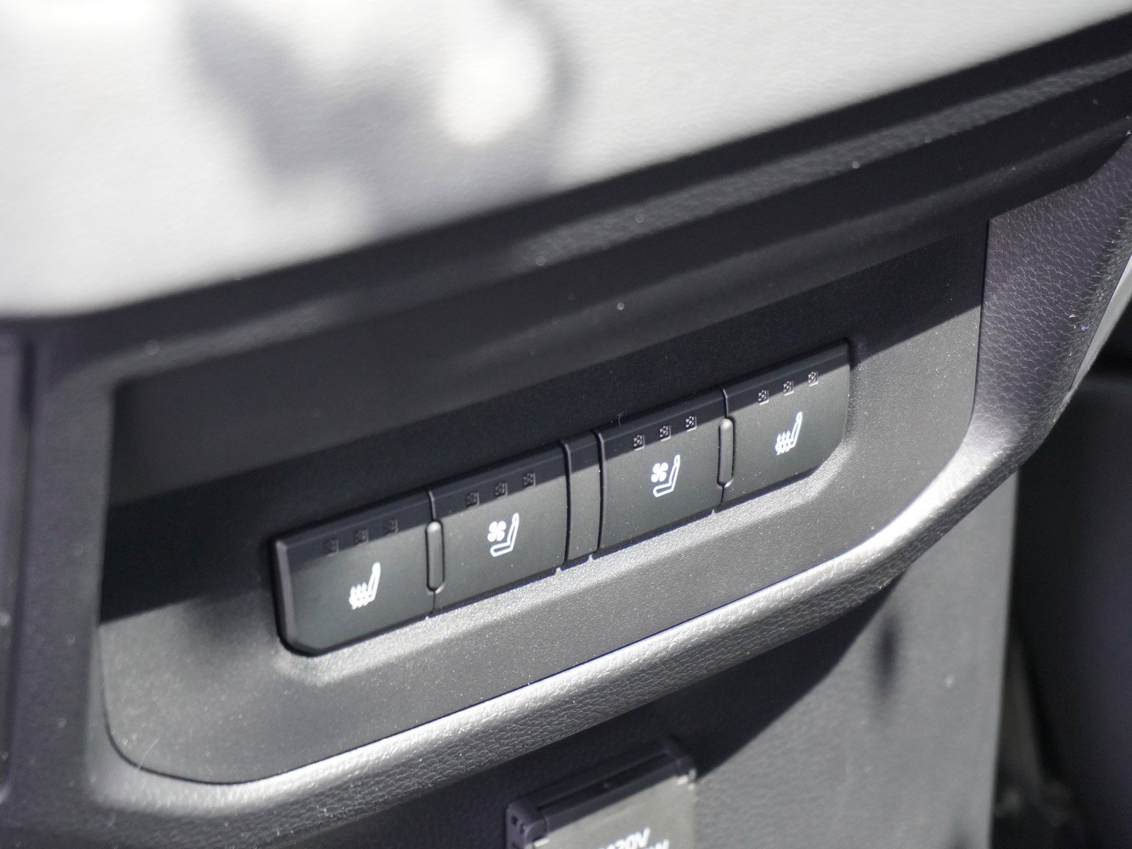 New 2026 Toyota Tundra Platinum AWD/4WD image 18