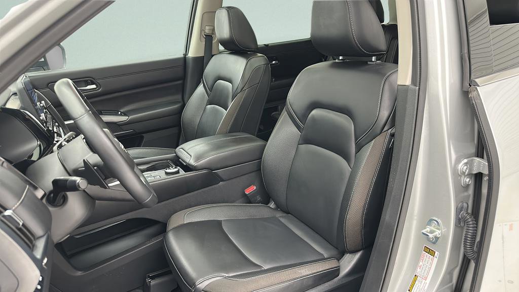 Used 2024 Nissan Pathfinder SL w/ SL Premium Package AWD/4WD image 17