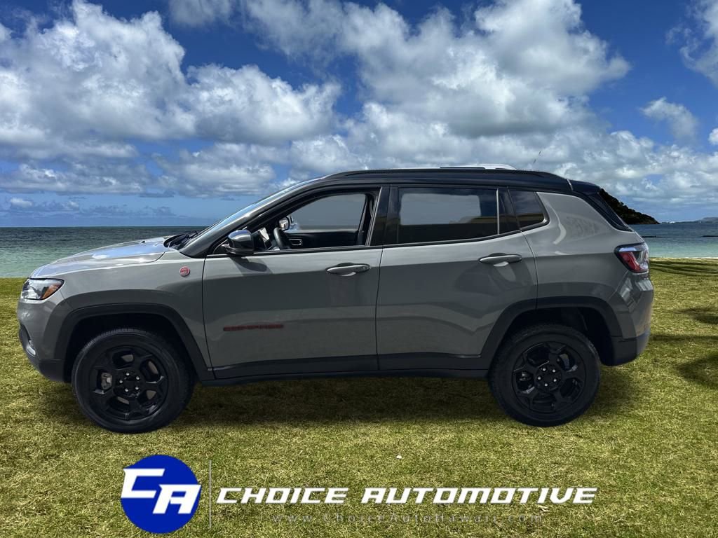 Used 2024 Jeep Compass Trailhawk image 3