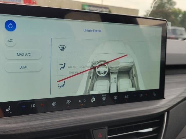 New 2025 Ford Escape SE w/ PHEV Premium Package FWD image 30