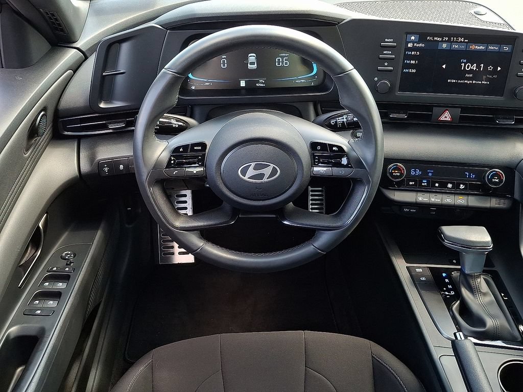 Used 2025 Hyundai Elantra Sport w/ Cargo Package FWD image 13