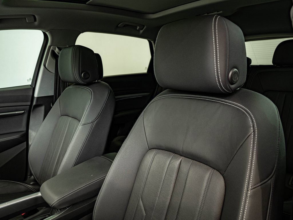 Used 2021 Audi e-tron Premium Plus w/ Premium Plus Package image 31