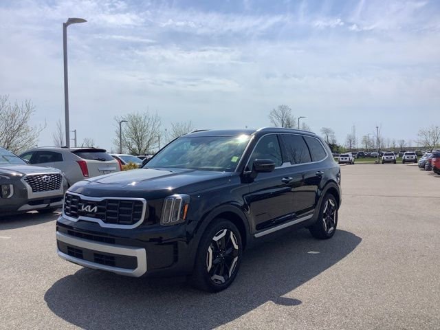 Used 2025 Kia Telluride S FWD image 1