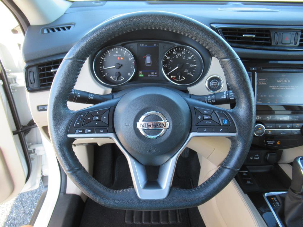 Used 2020 Nissan Rogue SL w/ Premium Package AWD/4WD image 17