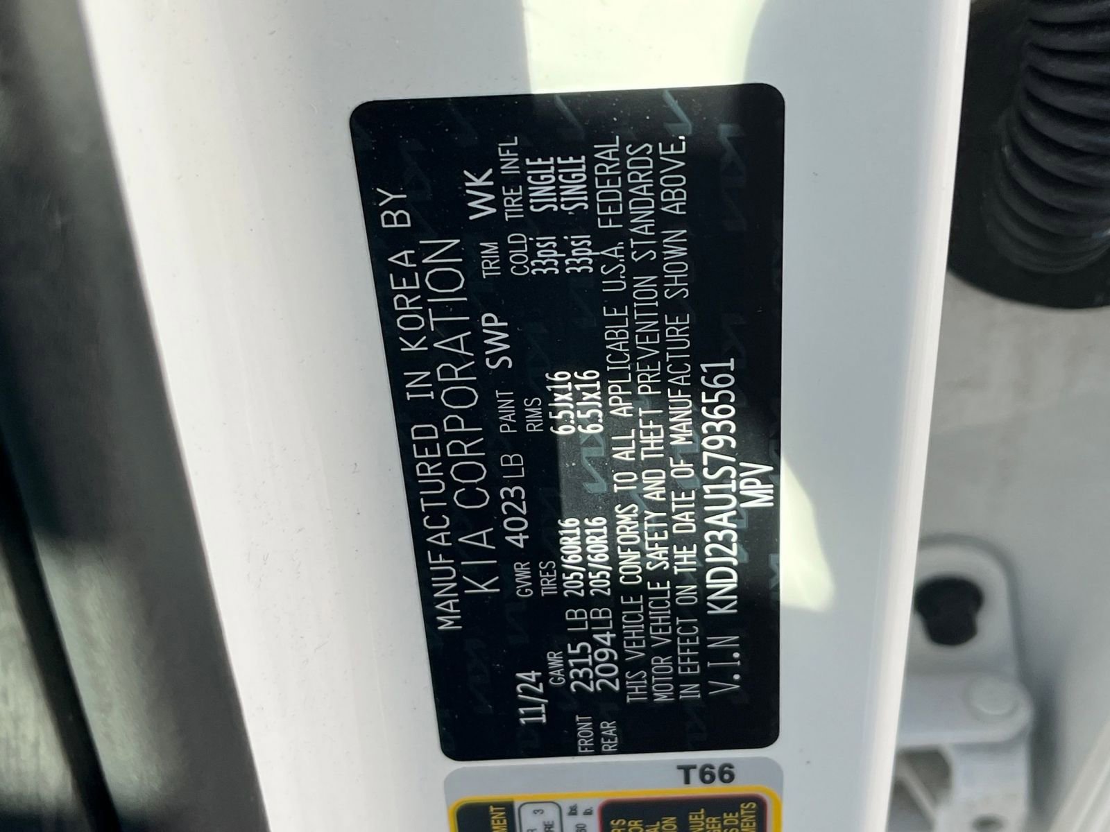 Used 2025 Kia Soul LX w/ LX Technology Package FWD image 27