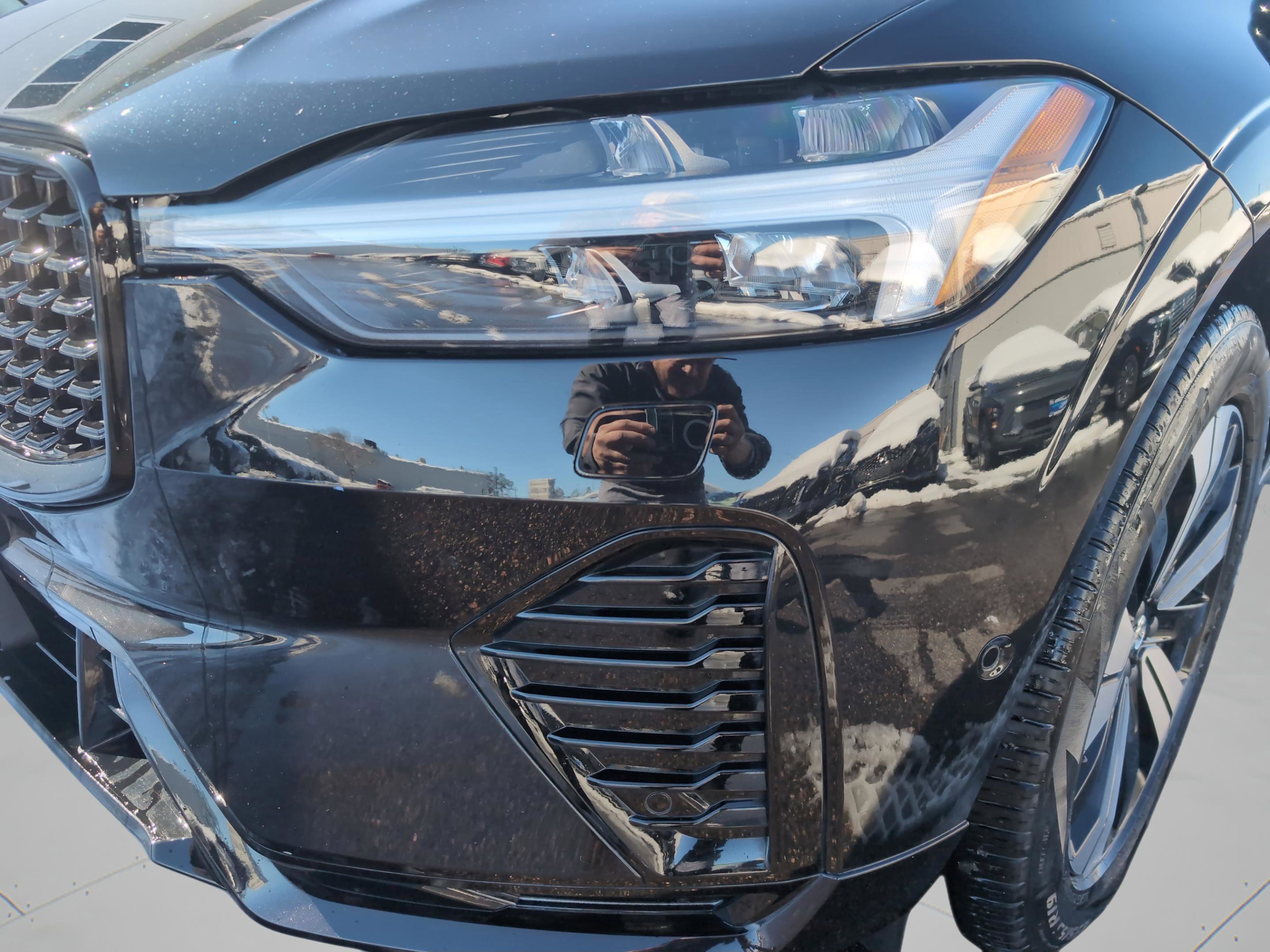 Used 2024 Volvo XC60 T8 Plus w/ Protection Package Premier image 28