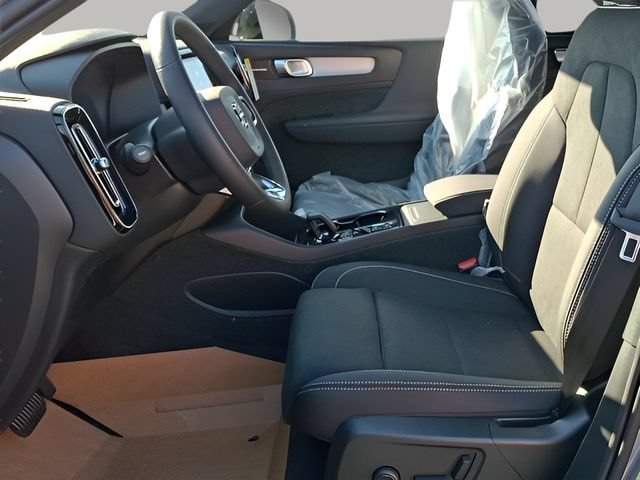 New 2026 Volvo XC40 B5 Ultra w/ Climate Package AWD/4WD image 3