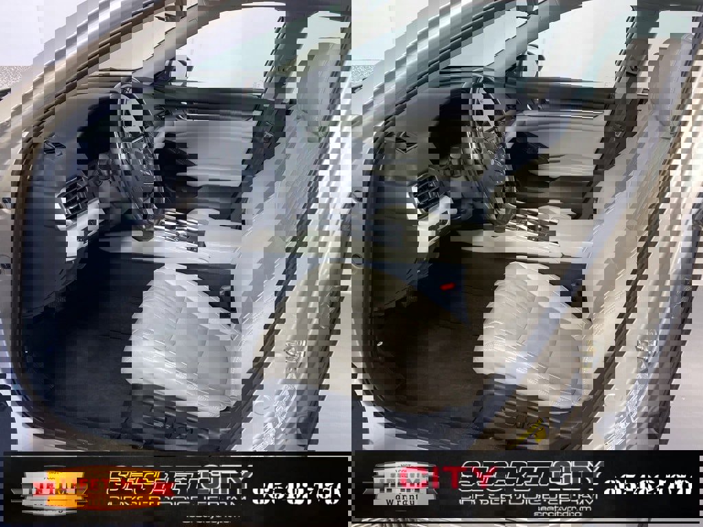 Used 2019 Honda Accord Touring image 11