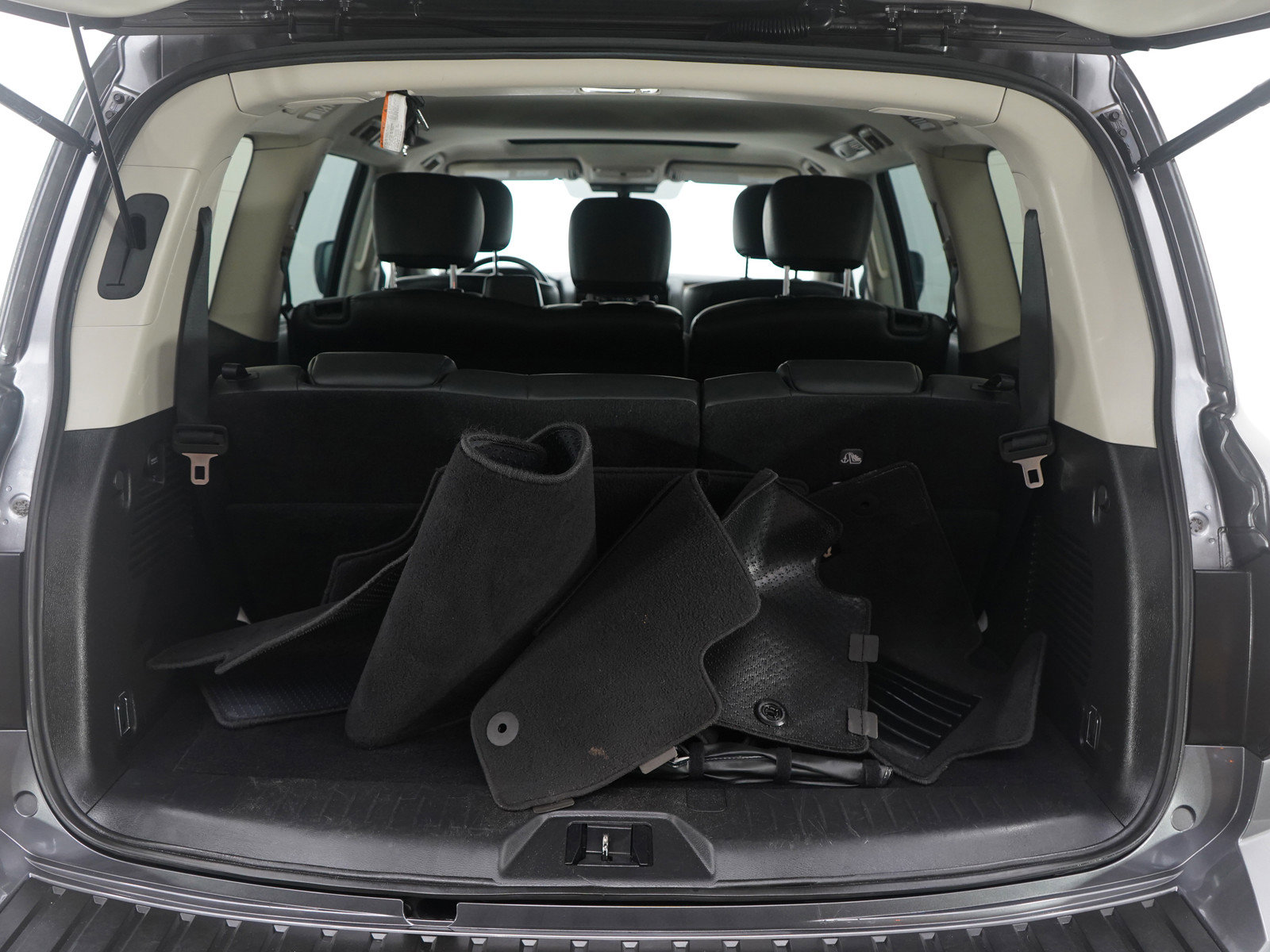 Used 2024 Nissan Armada SL image 22