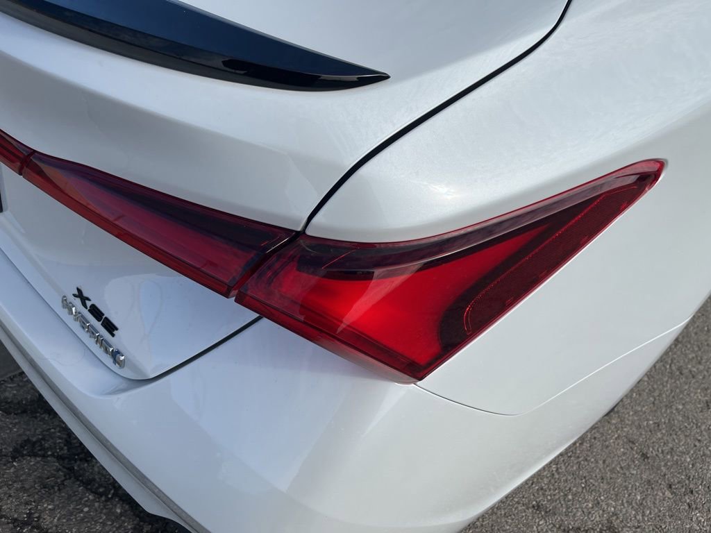 Used 2019 Toyota Avalon XSE w/ All Weather Liner Package image 47