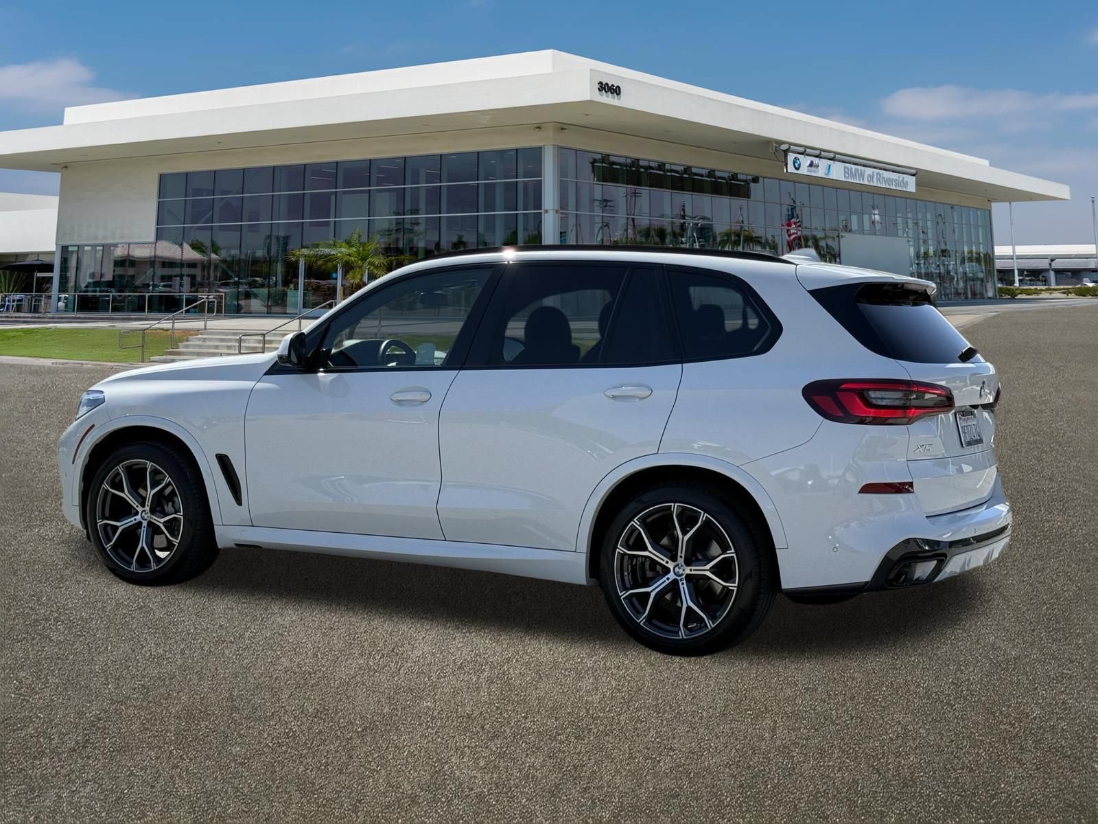 Certified 2023 BMW X5 sDrive40i w/ M Sport Package RWD image 8