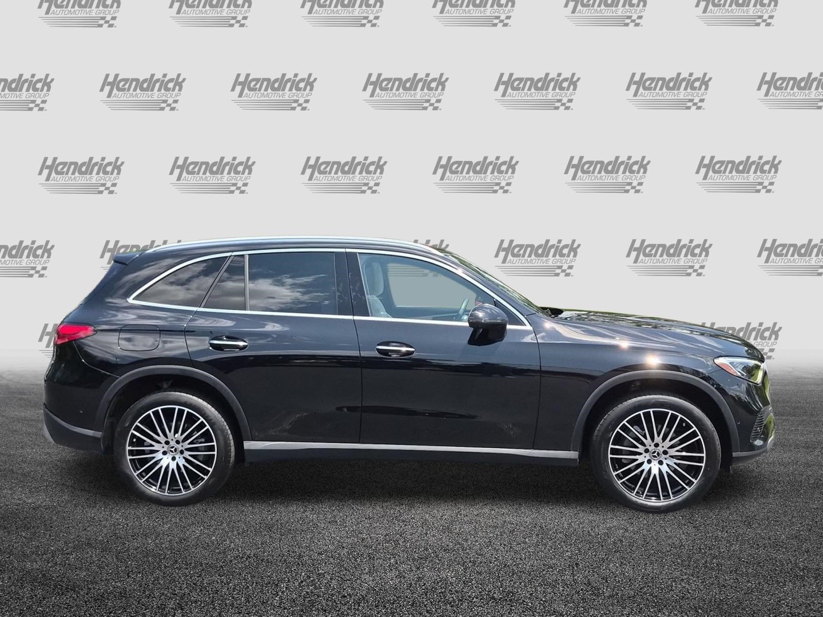 Used 2023 Mercedes-Benz GLC 300 4MATIC image 11