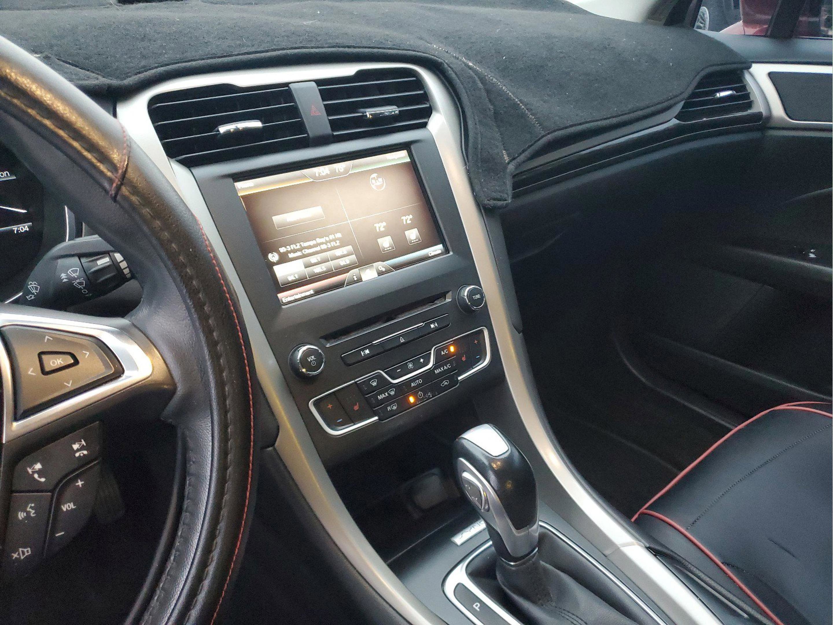 Used 2016 Ford Fusion SE w/ Equipment Group 202A FWD image 23