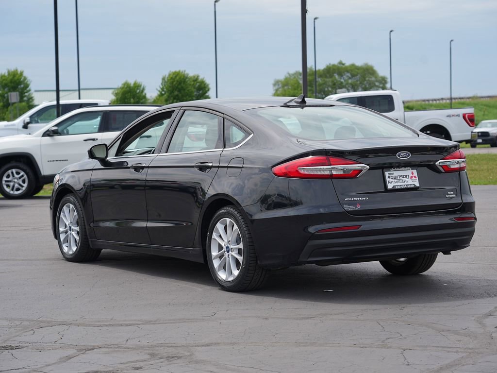 Used 2020 Ford Fusion SE FWD image 5
