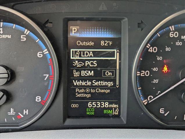 Used 2018 Toyota RAV4 XLE w/ Plus Extra Value Package FWD image 10