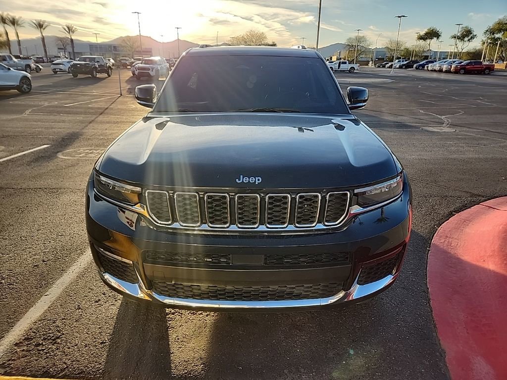 Used 2023 Jeep Grand Cherokee L Limited image 3