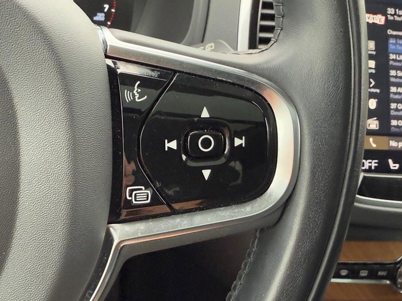 Certified 2022 Volvo XC90 T6 Momentum w/ Advanced Package image 19