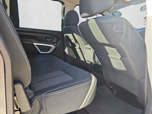 Used 2017 Nissan Titan SV image 18
