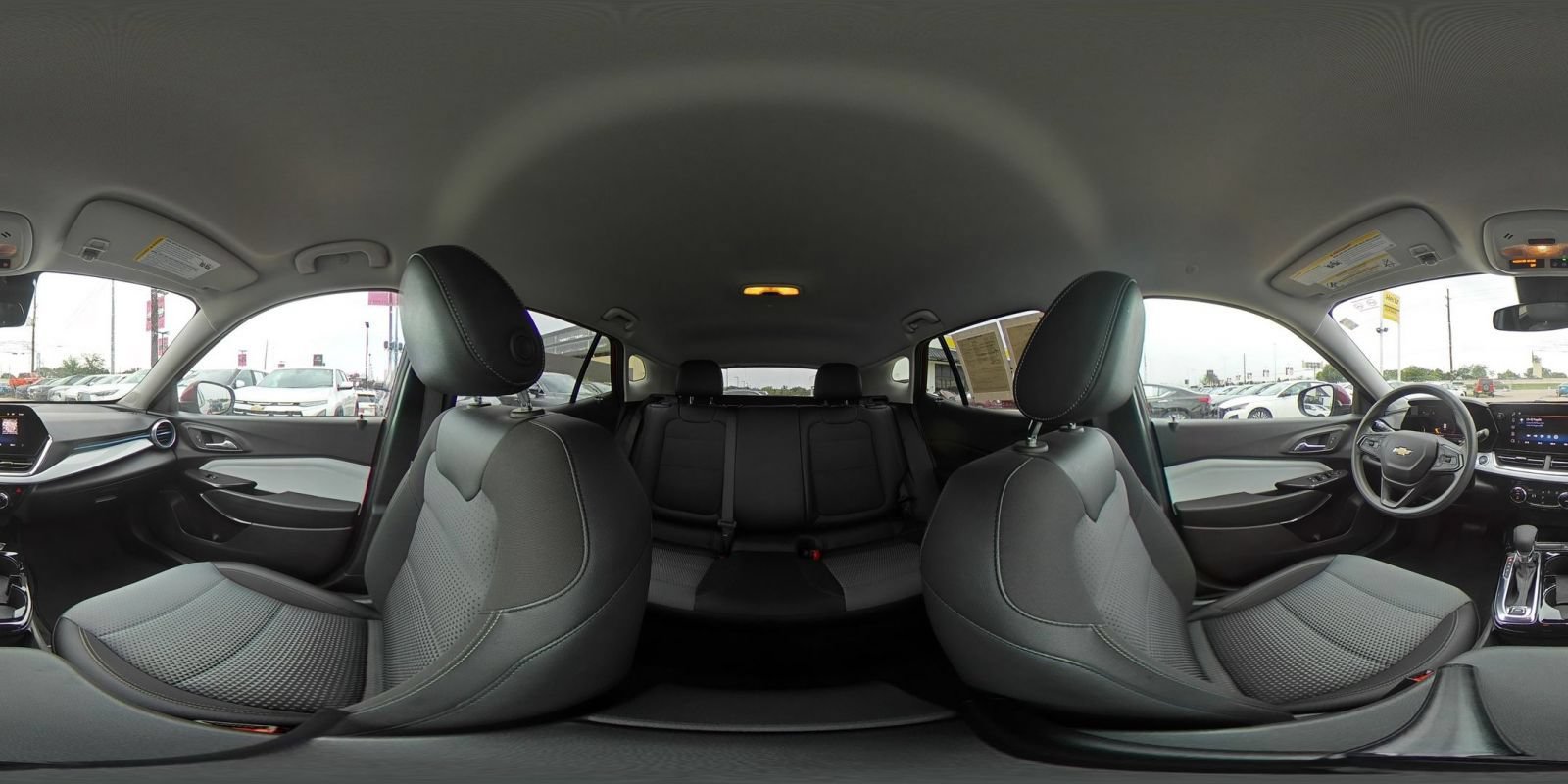 Used 2025 Chevrolet Trax LT FWD image 41