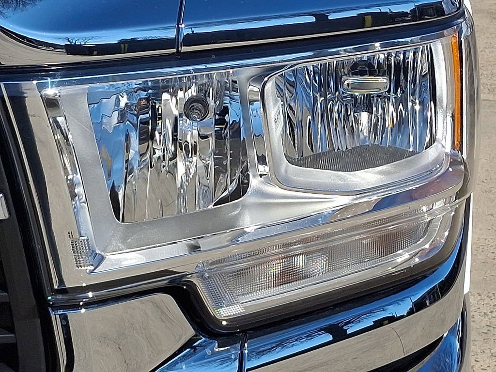 Used 2024 RAM 2500 Tradesman w/ Chrome Appearance Group AWD/4WD image 9