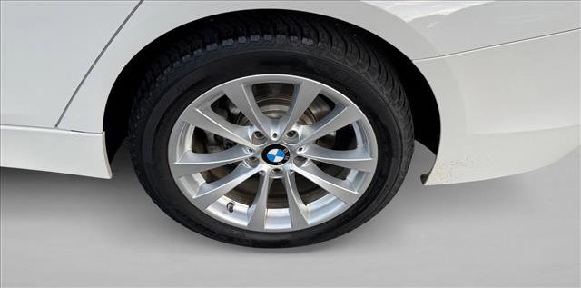 Used 2017 BMW 320i xDrive Sedan image 9