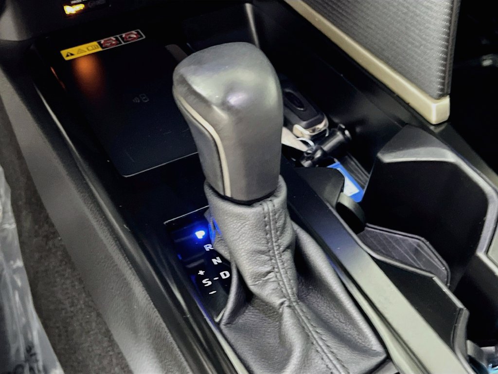 Used 2025 Toyota Camry SE w/ Multimedia Upgrade Package FWD image 21