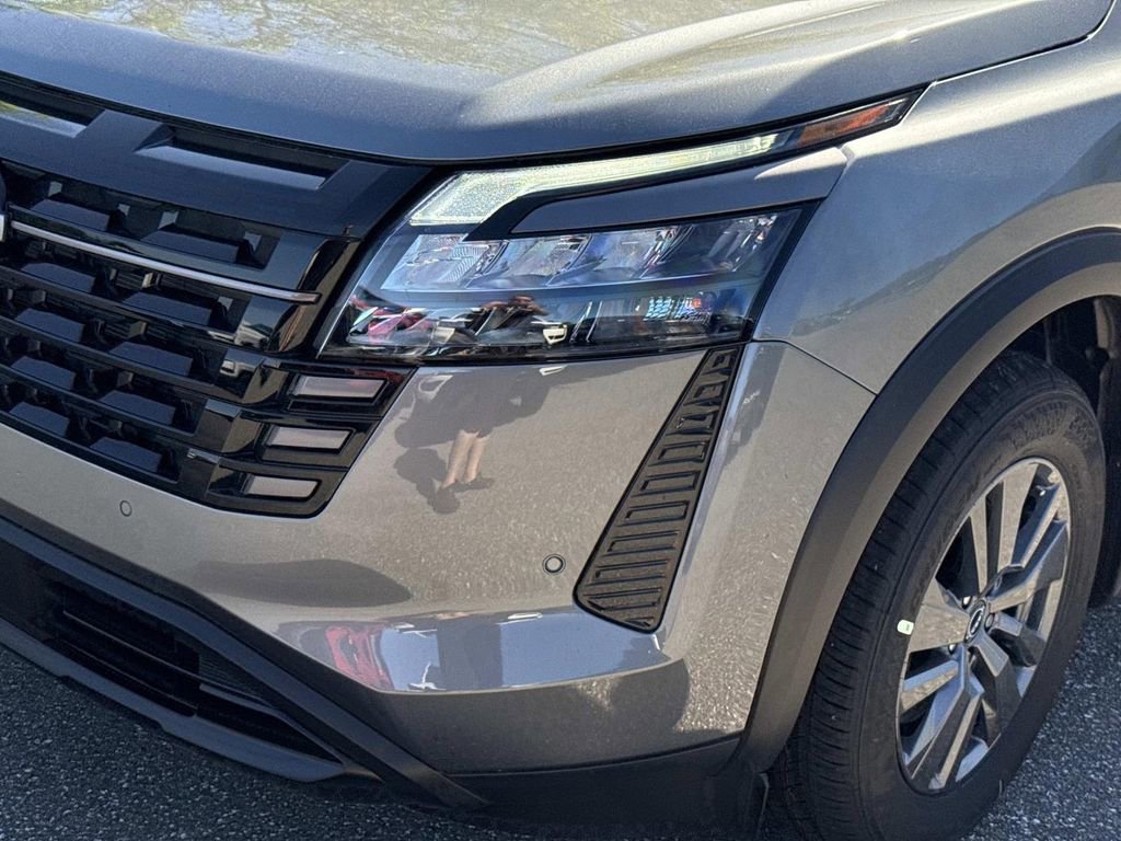 New 2026 Nissan Pathfinder SV FWD image 10