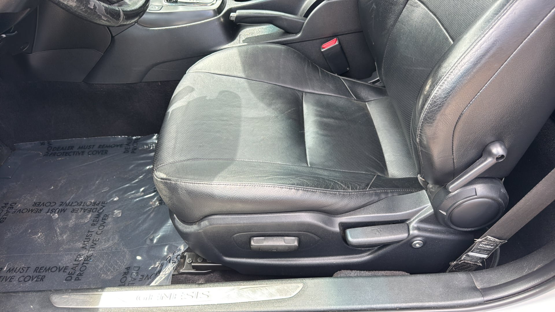 Used 2011 Hyundai Genesis 3.8 RWD image 20