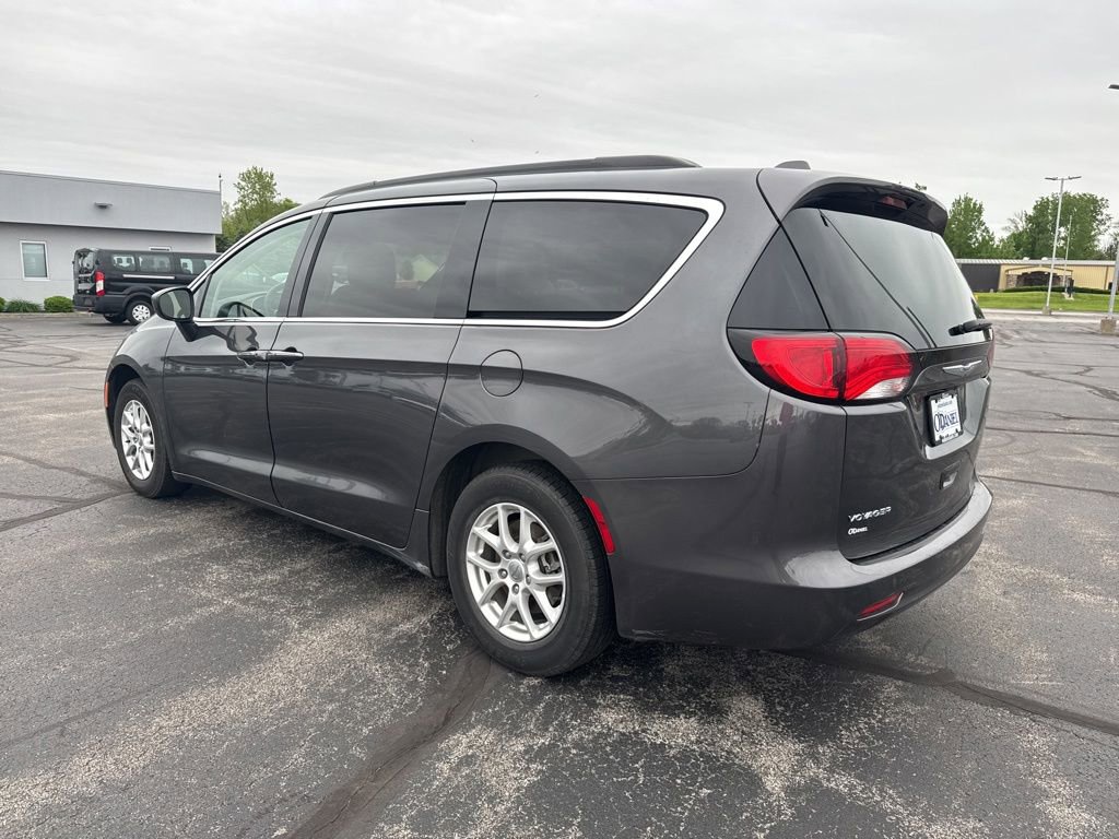 Used 2020 Chrysler Voyager Lxi FWD image 2