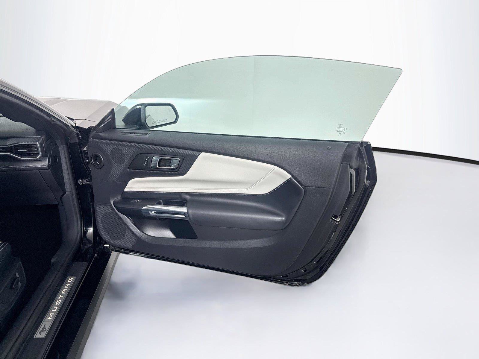 Used 2025 Ford Mustang GT Premium RWD image 28