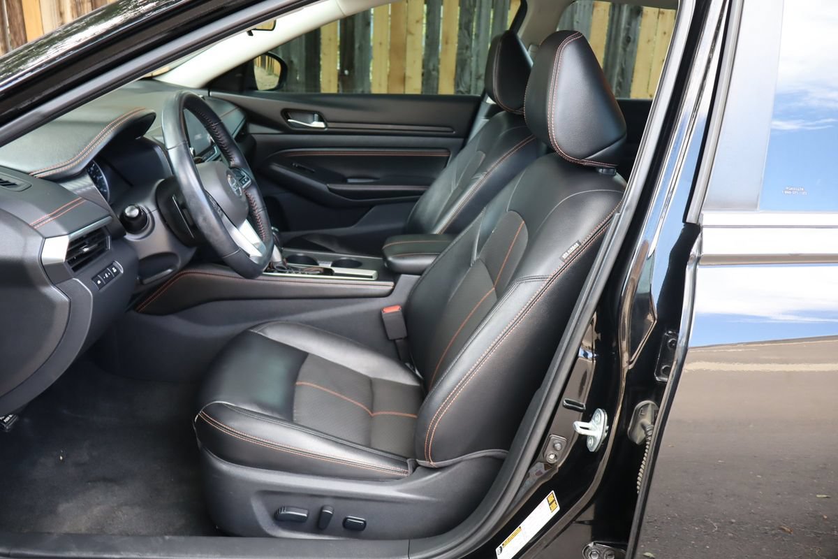 Used 2020 Nissan Altima 2.5 SR w/ Premium Package FWD image 19