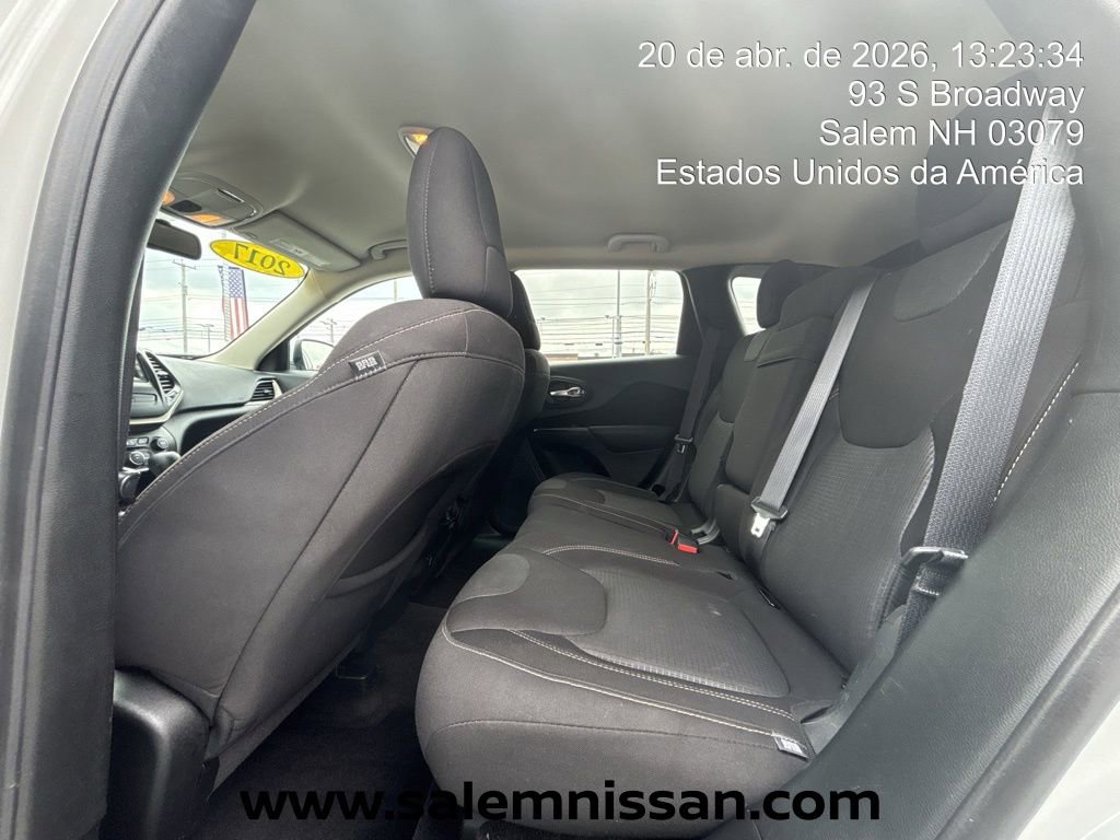 Used 2017 Jeep Cherokee Latitude w/ Cold Weather Group image 15