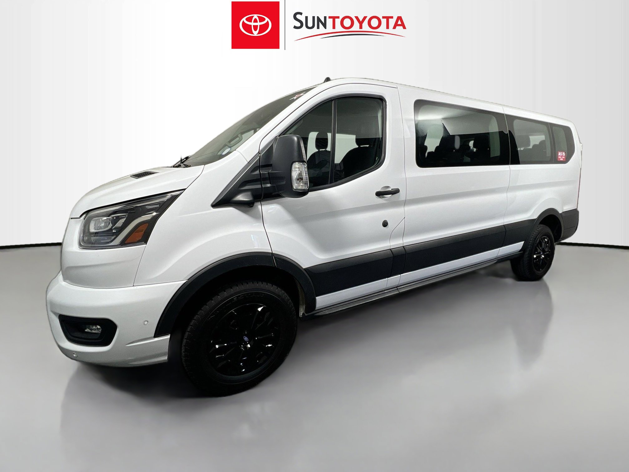 Used 2023 Ford Transit 350 XLT RWD image 9