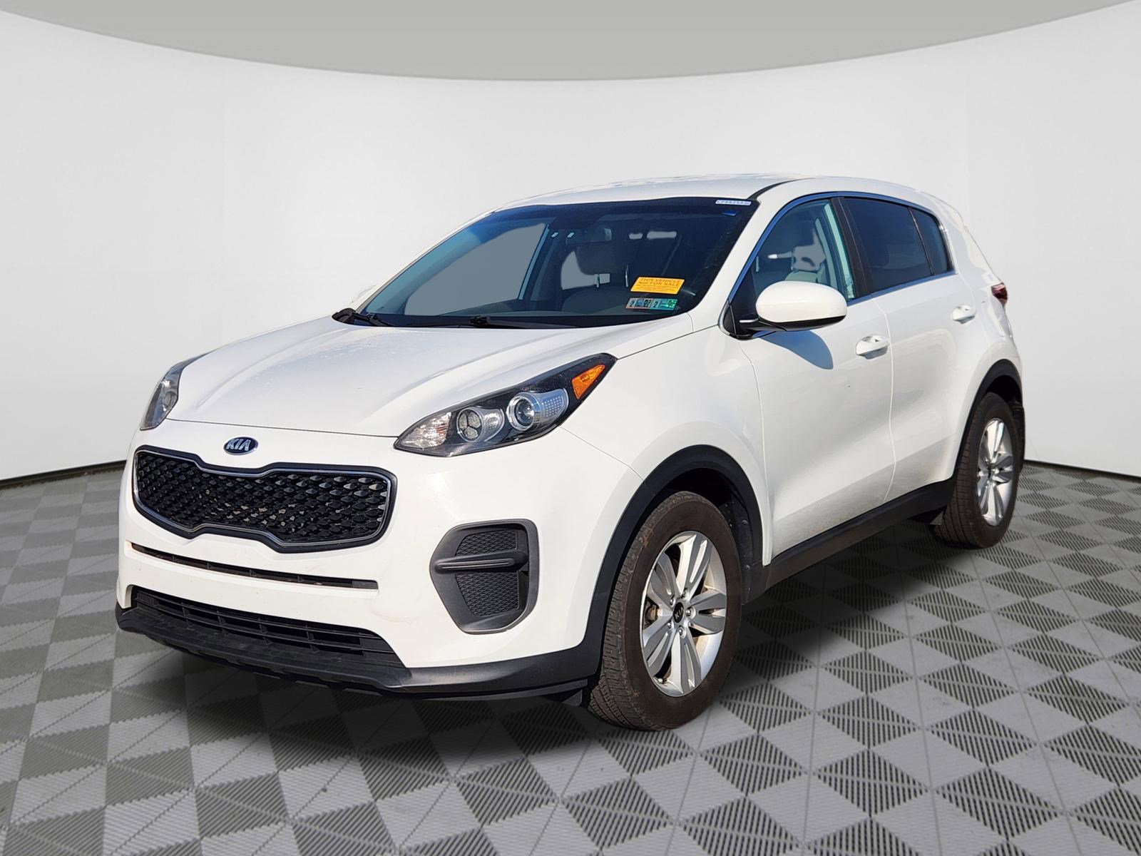 Used 2017 Kia Sportage LX FWD image 2