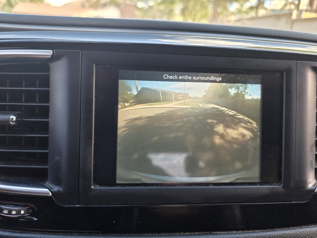 Used 2020 Chrysler Pacifica Touring-L w/ Tire & Wheel Group image 15