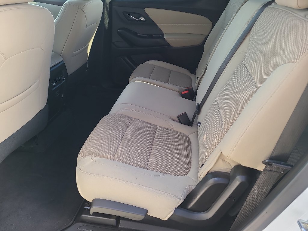 Used 2022 Chevrolet Traverse LS AWD/4WD image 12