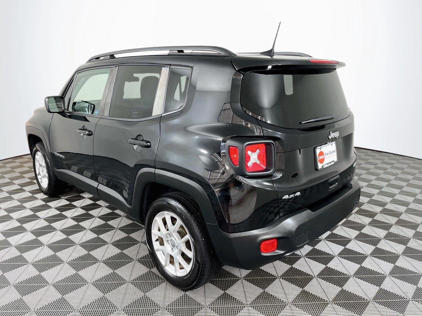 Used 2020 Jeep Renegade Latitude w/ Cold Weather Group AWD/4WD image 6