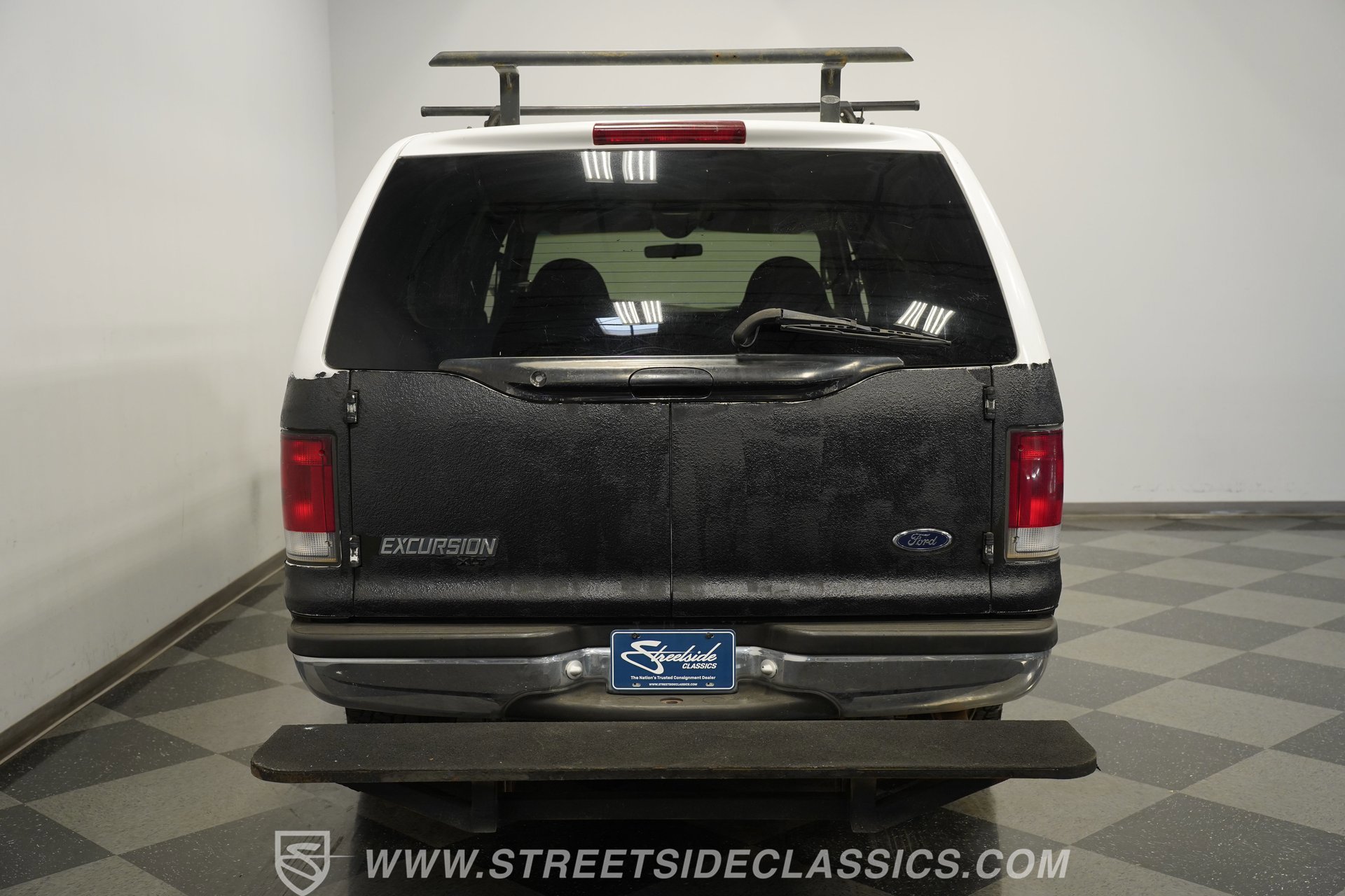 Used 2000 Ford Excursion XLT image 9