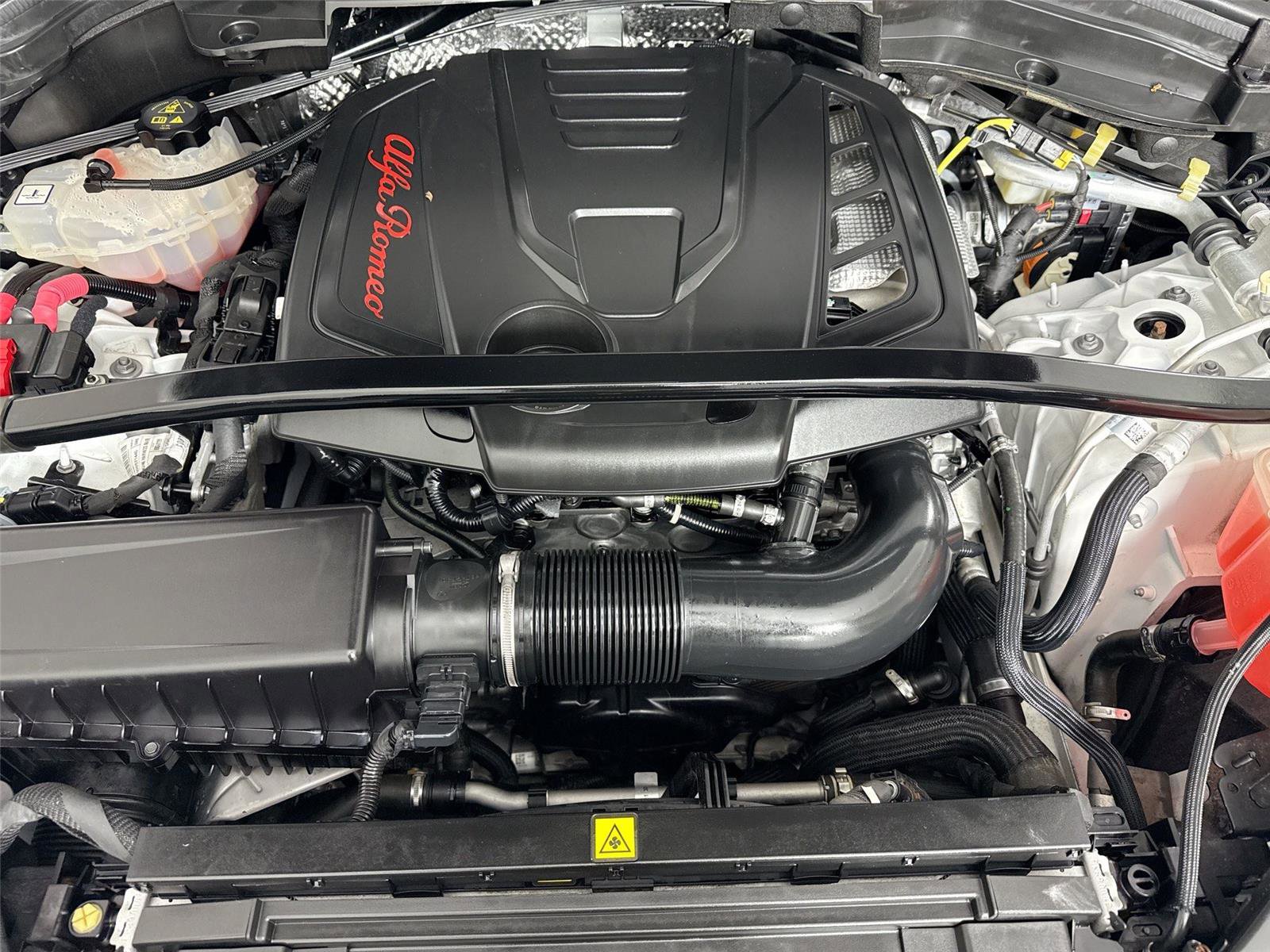 Used 2024 Alfa Romeo Stelvio Veloce image 46