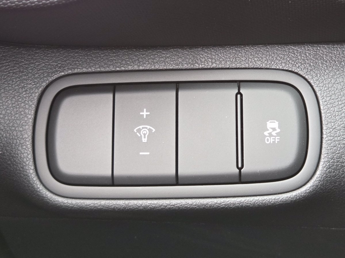 New 2026 Hyundai Venue SEL FWD image 34